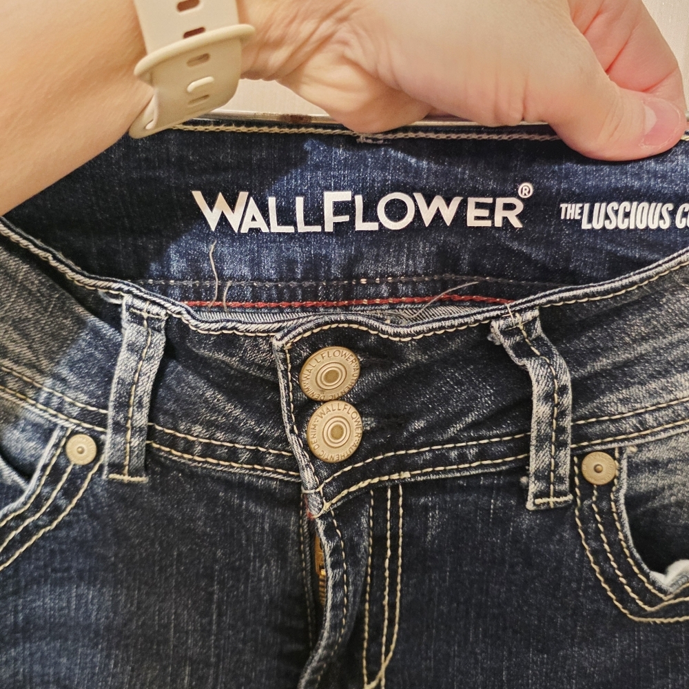 WallFlower Luscious Curvy Bootcut Jeans Dark Wash Size 5 Regular - Picture 3 of 6